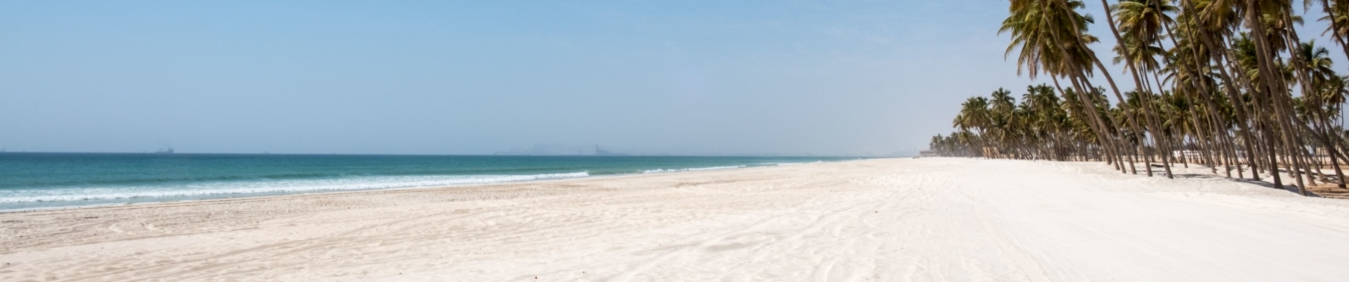 plage de sable blanc sud oman