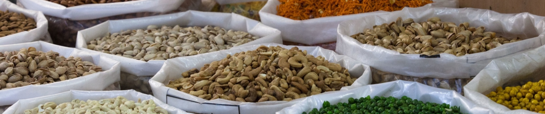epices et fruits au souk
