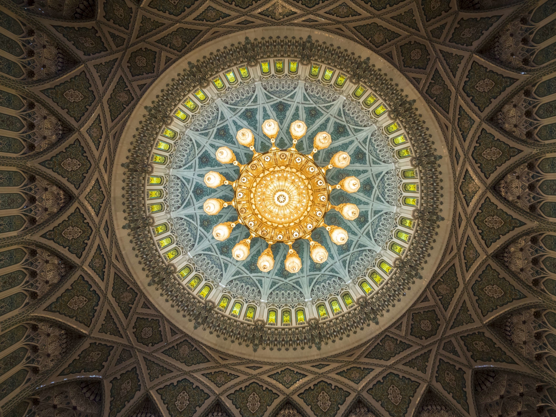 plafond mosque sultan qaboos